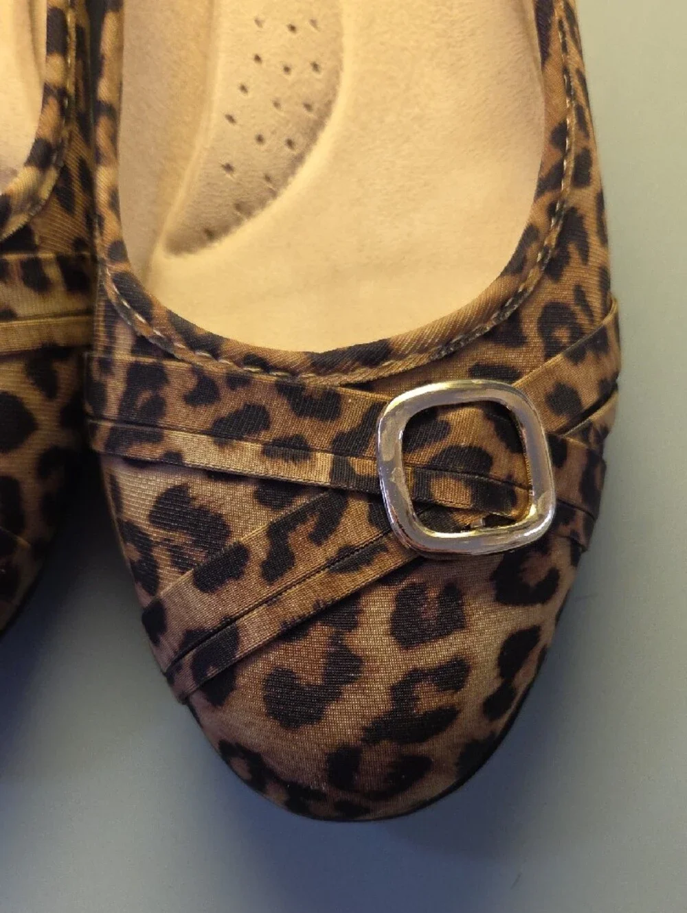 Cliffs by WHITE MOUNTAIN Leopard Print Ballet Flats - Tan & Black Size 9.5